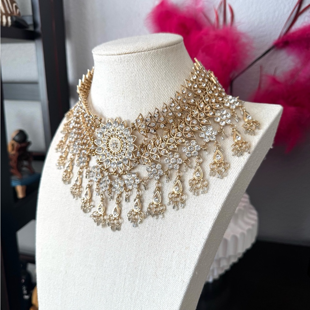 Off Park Collection Floral Pattern Collar Necklace - Picture 3 of 10